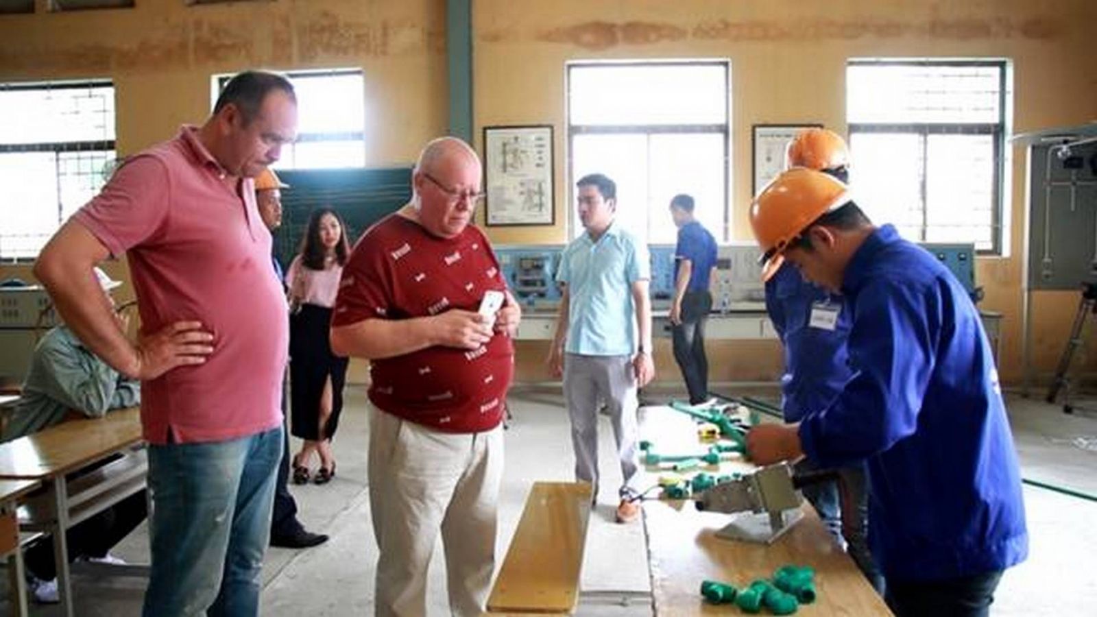 Vietnamese construction workers